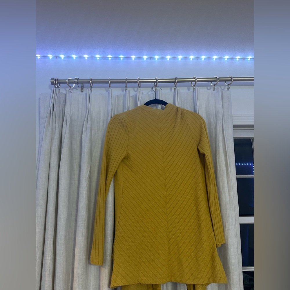 2 Altar’d State pullover tunics - Picture 7 of 10